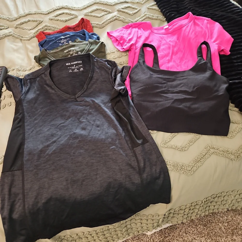 Workout Tops bundle - Picture 1 of 1